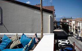 Sikelia Home
